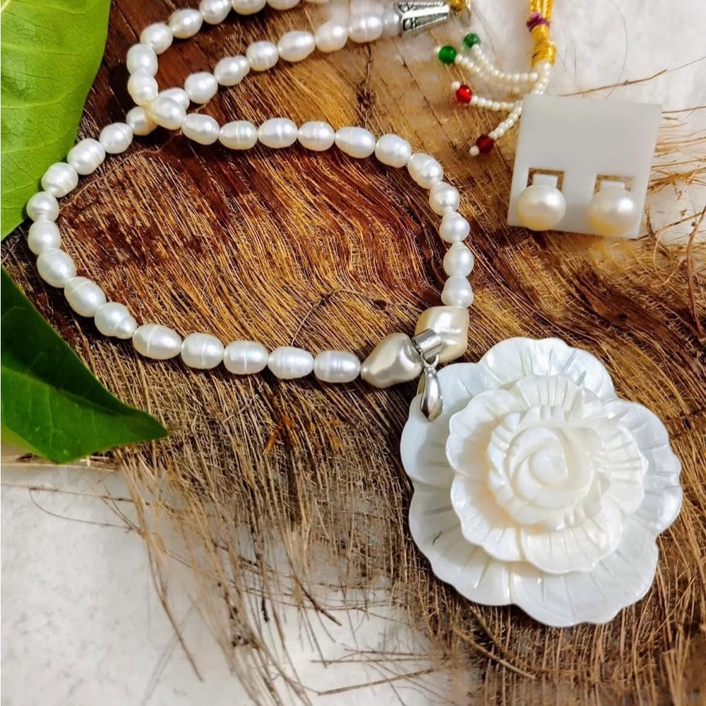 Elegant White Pearl Necklace and Earring Set